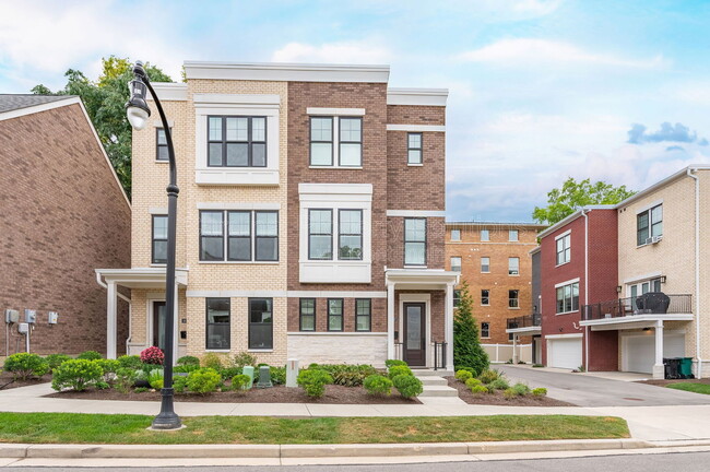Building Photo - 1607 Merrimac St