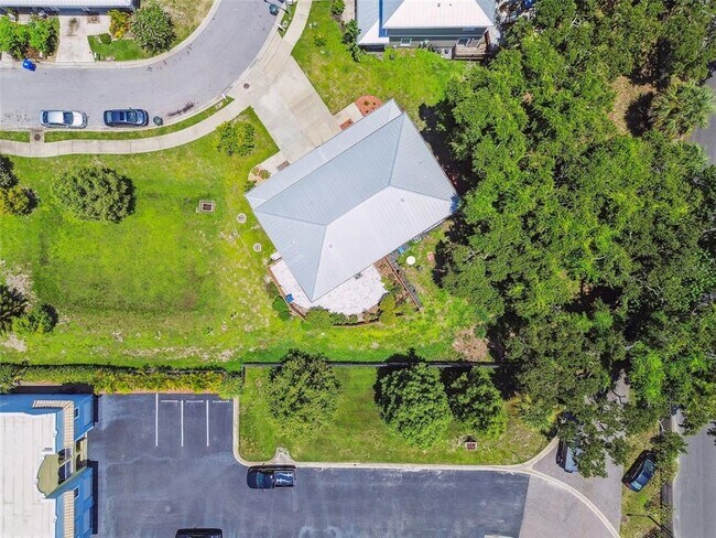 Building Photo - 587 Shady Grove Dr