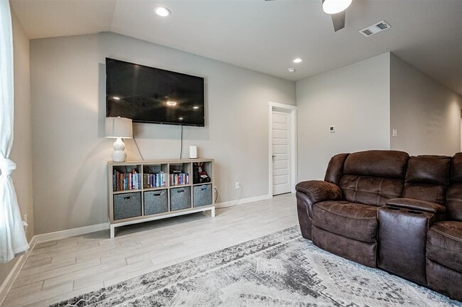 Building Photo - 13005 Oleander Bay Ln