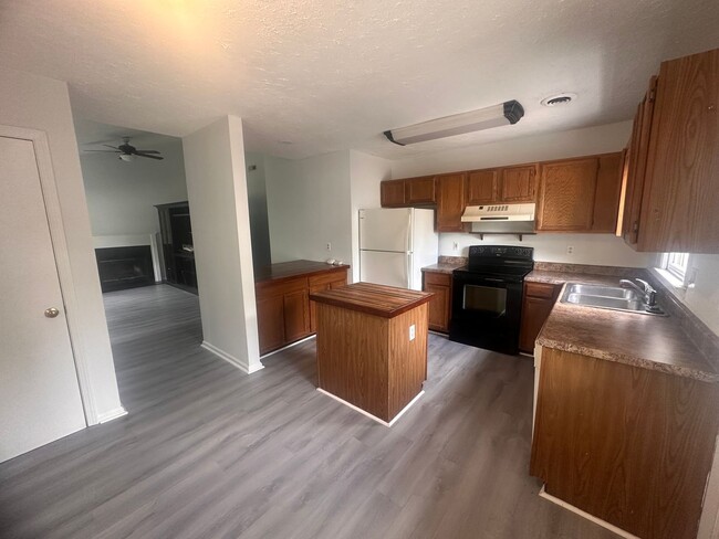 Building Photo - 6519 Spicewood St