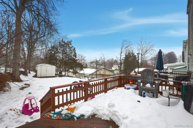 Building Photo - 14 Church St