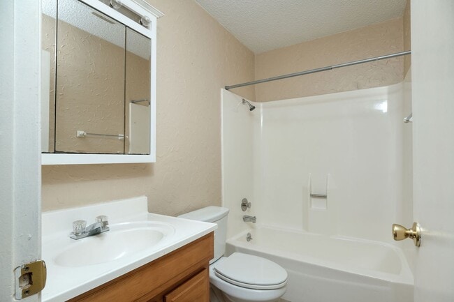 Building Photo - Awesome 3 Bedroom house in Anderson Mill with 2 Car Garage!