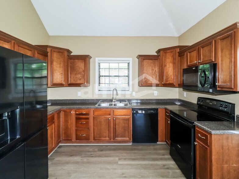 Building Photo - 30 Mossy Springs Cv