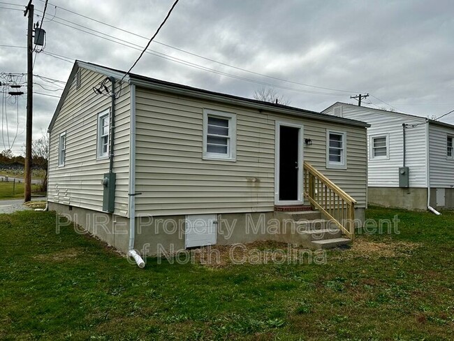 Building Photo - 208 S Lexington Dr