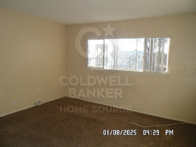 Building Photo - 3 Bedrooms, 2 Bathrooms, 1341 sq. ft.2 Car...