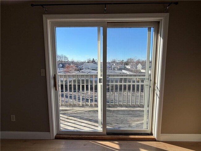 Building Photo - 724 Beverage Hill Ave