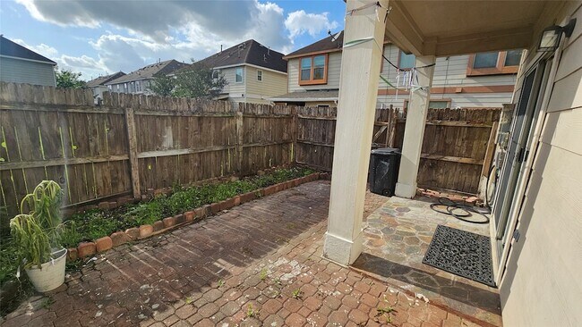 Building Photo - 7918 Barnes Ridge Ln