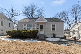 Building Photo - 114 Reasor Dr