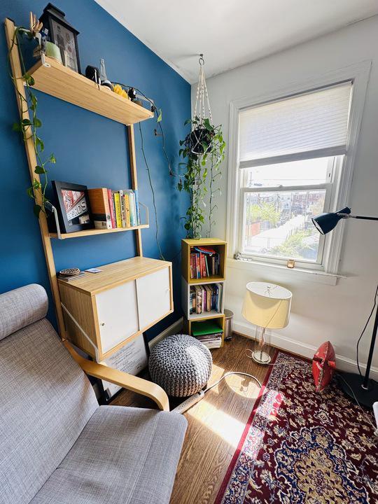 Building Photo - 1911 D St NE