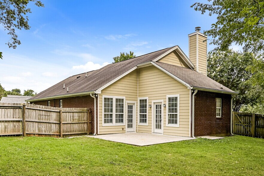 Building Photo - 1102 Burlington Ct