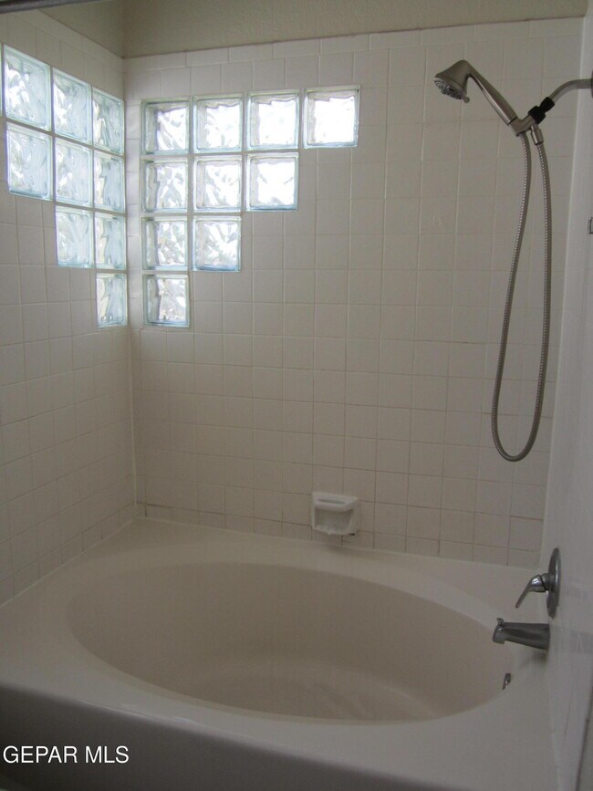 Building Photo - 6924 Imperial Ridge Dr