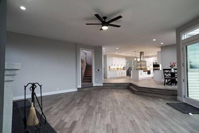 Building Photo - Pete’s Mountain Estate with Mountain Views