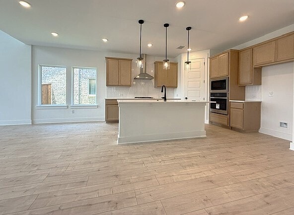 Building Photo - Brand New Home 5 bedroom, 4 bath with loft