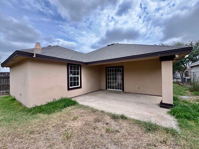 Building Photo - 3619 Aguanieve Dr