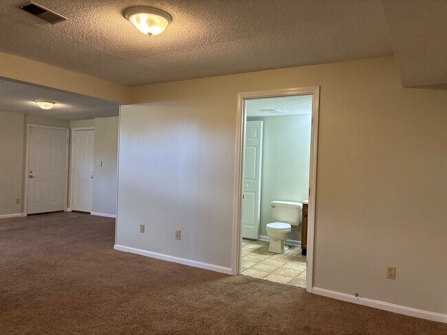 Building Photo - 1331 AmandaJo Drive