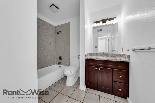 Building Photo - 963 Ridgeview Ct