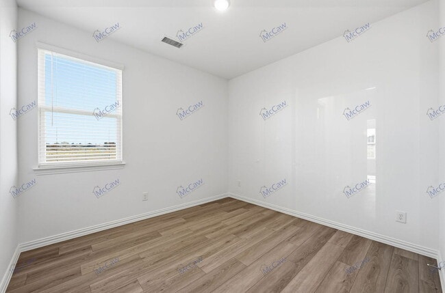 Building Photo - 239 Golden Run Dr