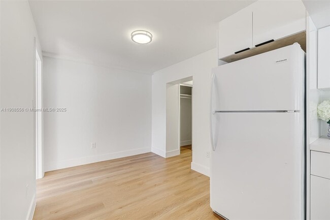 Building Photo - 1610 NW 33rd Ave