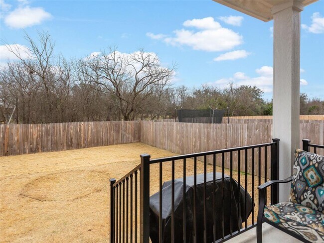 Building Photo - 557 Peace Dr