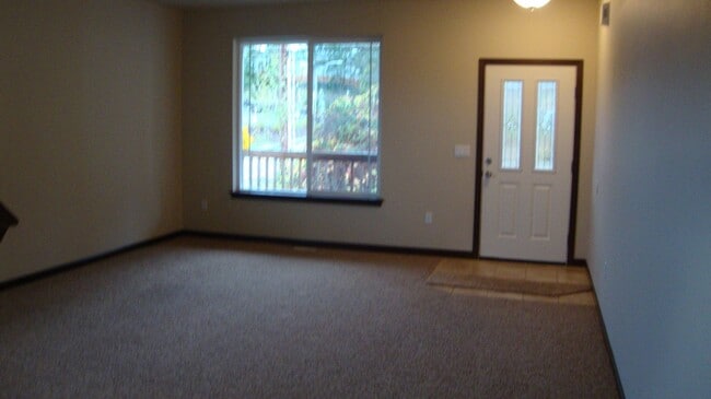 Building Photo - Beautiful 4 Bedroom Home in Tumwater Landing