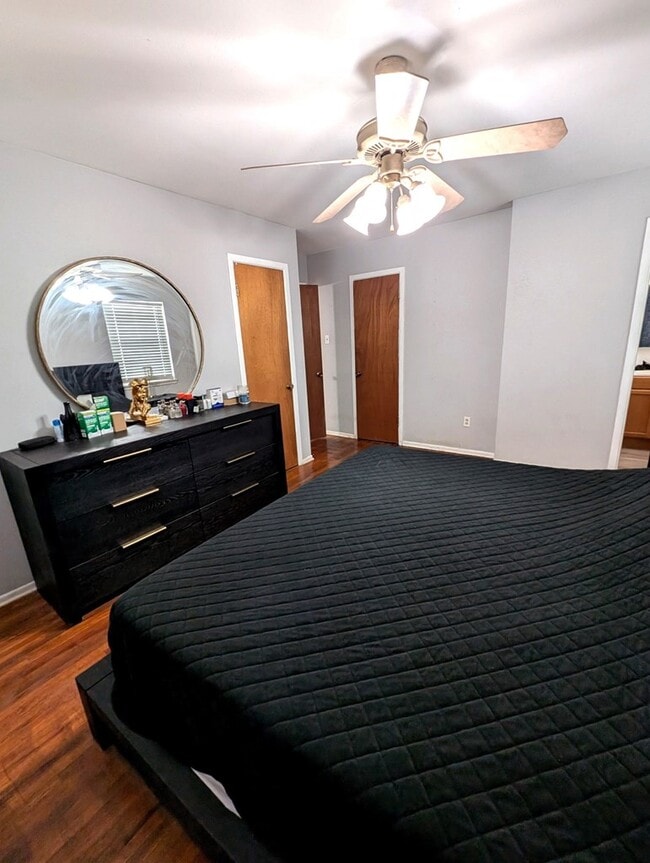 Building Photo - 1202 Douglas Dr