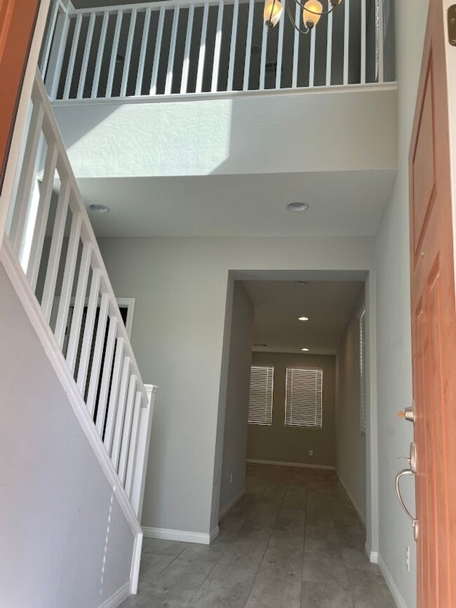 Building Photo - Rhodes Ranch South- 4 Bedroom 3 Bath Home