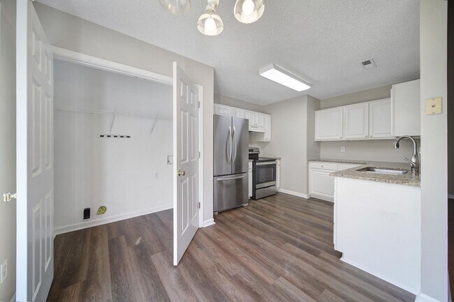 Building Photo - Lovely 3 Bed 2 Bath Home in Indian Trail o...