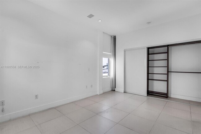 Building Photo - 229 8th St