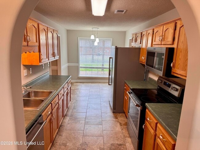 Building Photo - 1324 Biloxi St