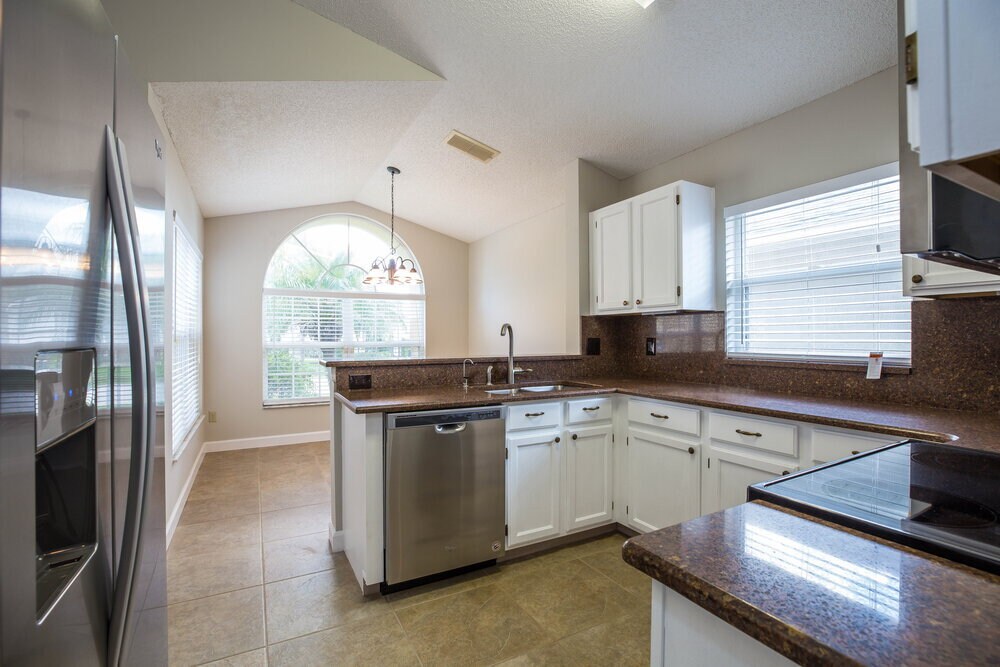 Building Photo - 338 Lakebreeze Cir