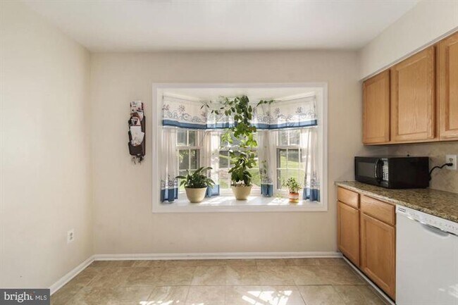 Building Photo - 4916 Van Masdag Ct