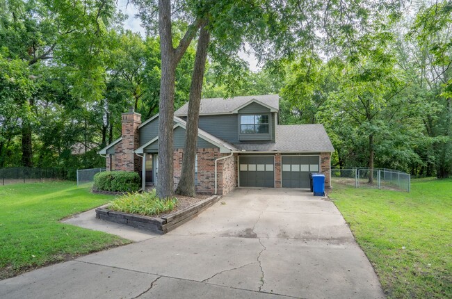 Building Photo - Charming 3-Bedroom Home with Vaulted Ceili...