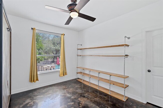Building Photo - 485 Canna Lily Cir