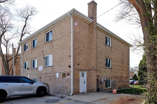 Building Photo - 8805 N Dee Rd