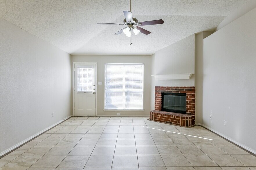 Building Photo - 6204 Tidewater Dr