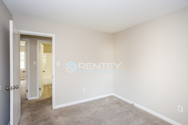 Building Photo - 11045 Hunter Trail Ln