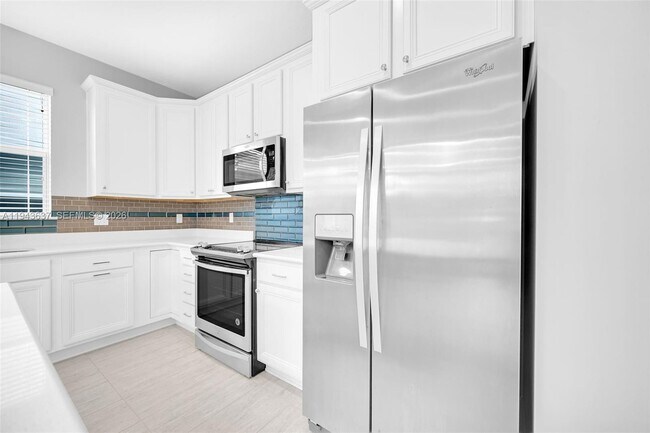 Building Photo - 964 Banyan Dr