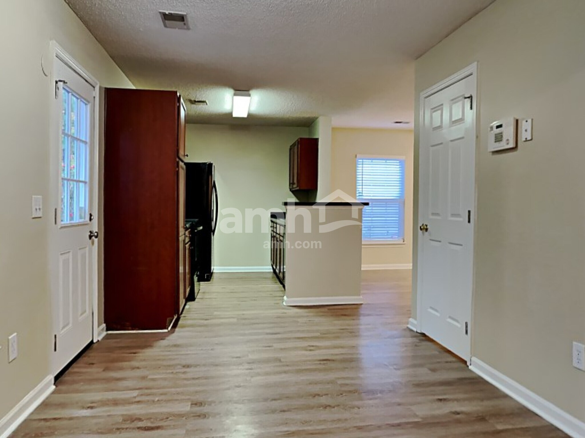 Building Photo - 8788 Red Oak Dr