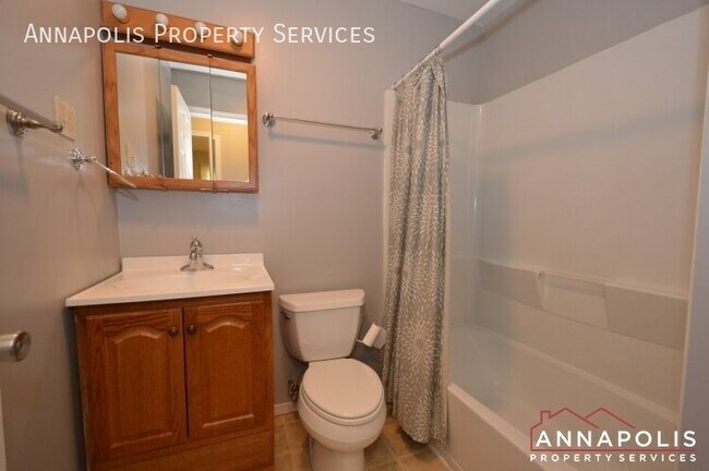 Building Photo - 556 Arundel Dr