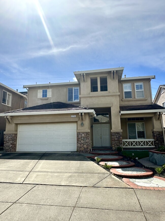 Building Photo - 25705 Crestfield Dr
