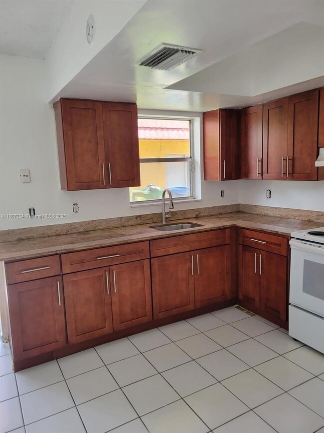 Building Photo - 2500 NW 52nd Ave