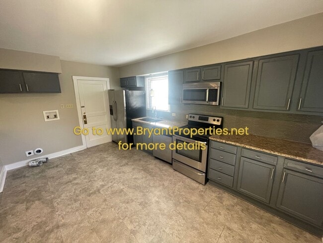 Building Photo - 250 Timmons St