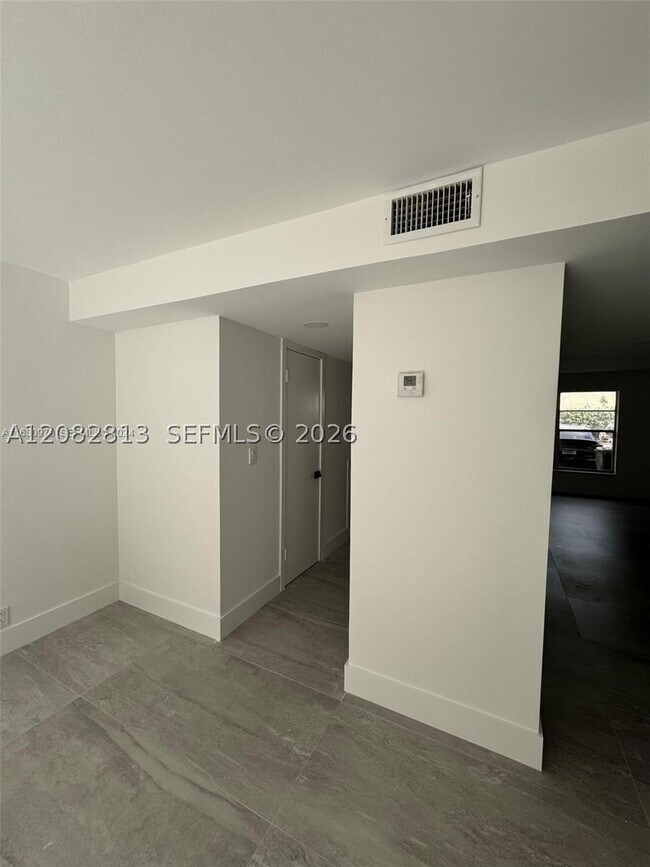 Building Photo - 6628 SW 41st St