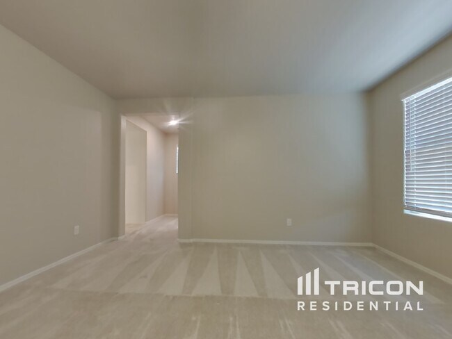 Building Photo - 16221 W La Ventilla Way
