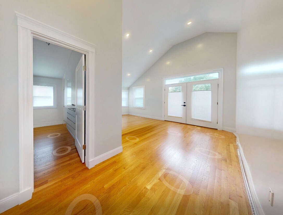 Building Photo - 47 Lasell St