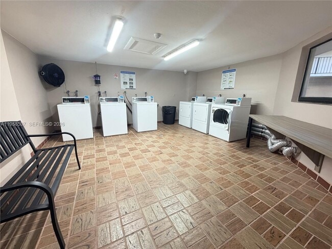 Building Photo - 8760 SW 133rd Avenue Rd