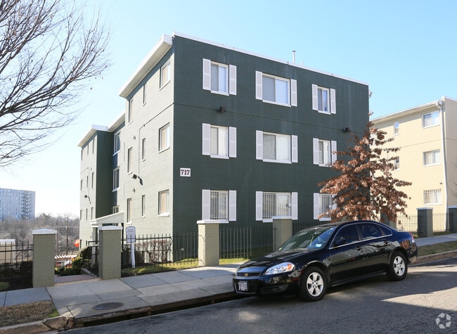 Building Photo - 701-725 Brandywine St SE
