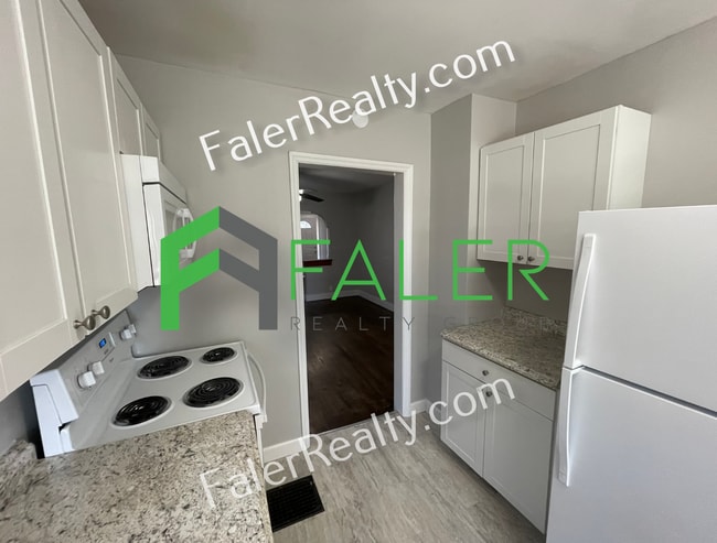 Building Photo - Spacious 2-bedroom Home w/ Detached Garage