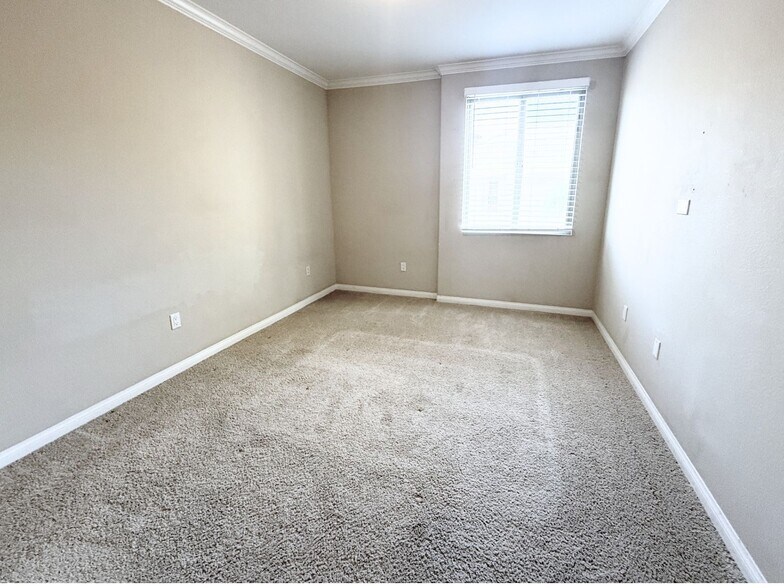 Building Photo - 3877 Pell Pl