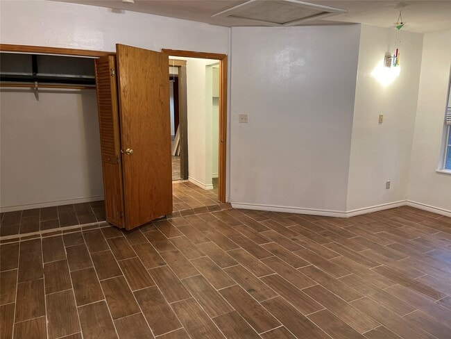 Building Photo - 5122 Jackwood St